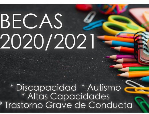 pizarra negra con materiales escolares de colores encima. Texto: Becas 2020/2021 discapacidad, altas capacidades, autismo, trastorno grave de conducta