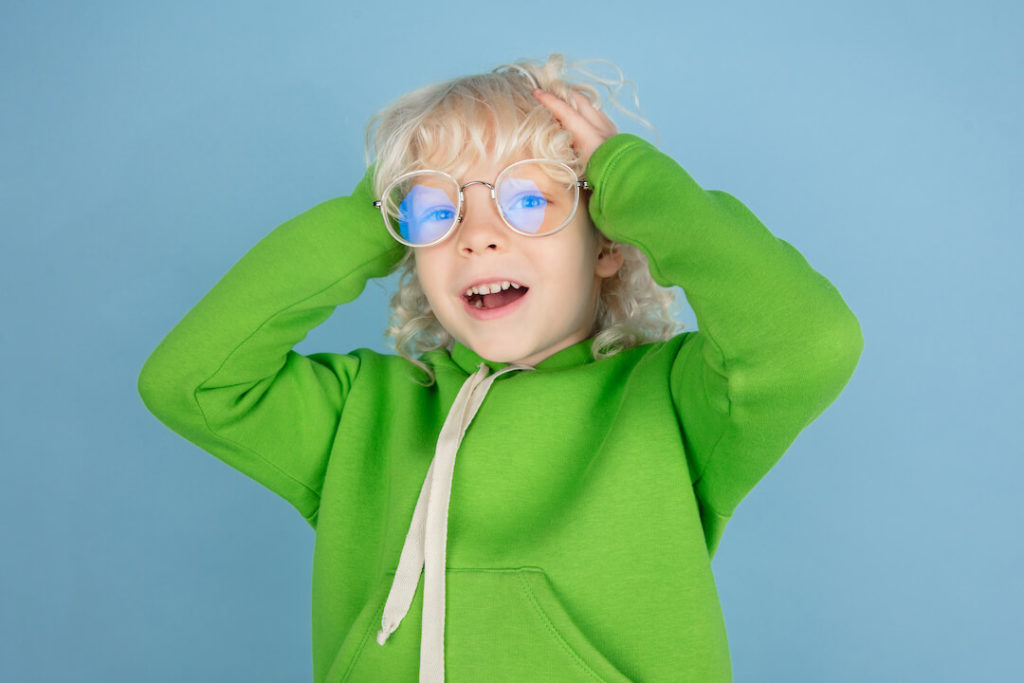 9 signos para saber si tu peque necesita gafas